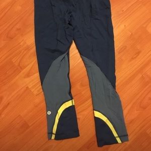 Lululemon crop leggings-- size 4